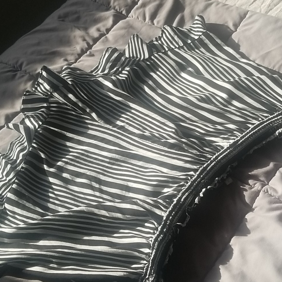 Striped Ruffled Shorts xxl - Picture 3 of 3